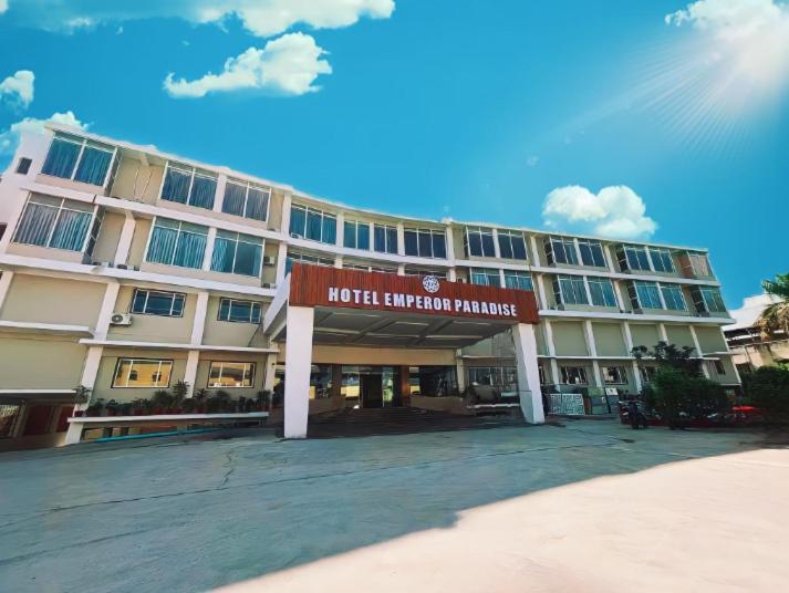 Hotel Emperor Paradise Bilāspur Exterior foto